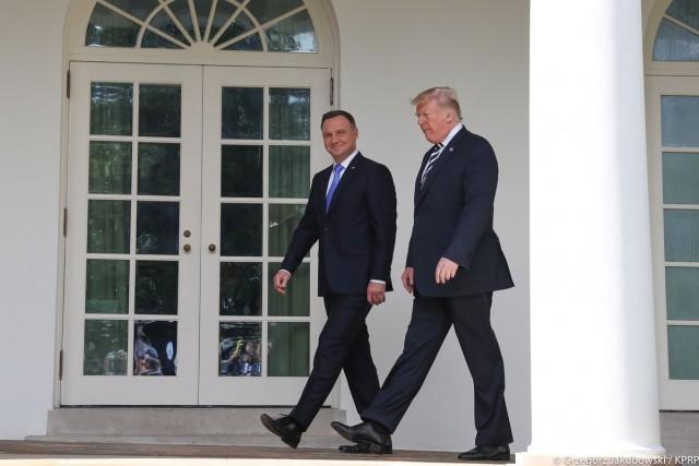 Nie można oczekiwać, że spotkanie prezydenta Andrzeja Dudy z Donaldem Trumpem przyniesie jakieś spektakularne przełomy, ale to dobry krok ku umocnieniu relacji polsko - amerykańskiej.