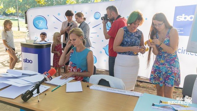 Głosowanie w Szczecińskim Budżecie Obywatelskim rusza 28 września - poinformowali przedstawiciele miasta podczas czwartkowej konferencji na Jasnych Błoniach. Odbyło się też losowanie numerów dla 111 projektów.