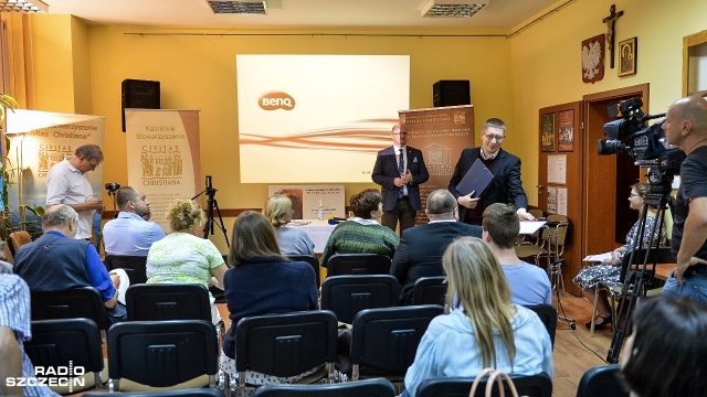 Rządy PO-PSL wprowadziły przepisy które pozwalają odbierać dzieci rodzinom na wzór Jugendamtu - powiedział w Szczecinie adwokat i prezes Stowarzyszenia Ordo Iuris.