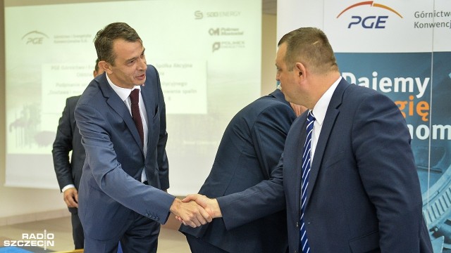 W Elektrowni Dolna Odra w Nowym Czarnowie zostaną wybudowane nowoczesne filtry. We wtorek podpisano kontrakt na realizację tej inwestycji. Jej wartość to prawie 200 milionów złotych. Dzięki nowym instalacjom cztery bloki energetyczne elektrowni będą mogły pracować do 2035 roku.