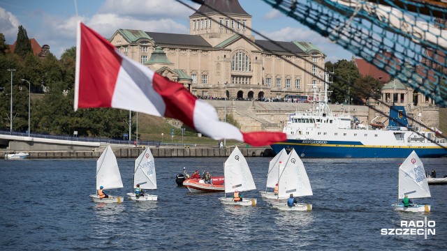 To szansa zarówno dla młodych żeglarzy, jak i samego miasta, które w ten sposób może skutecznie się promować - tak goście audycji Radio Szczecin na Wieczór komentowali powołanie Regatowej Reprezentacji Szczecina.