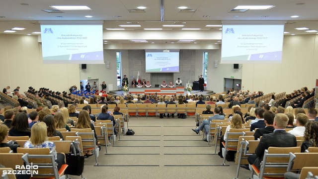 Prawie 2,5 tysiąca nowych studentów rozpoczęło naukę na Zachodniopomorskim Uniwersytecie Technologicznym w Szczecinie. Uczelnia zainaugurowała w piątek nowy rok akademicki.