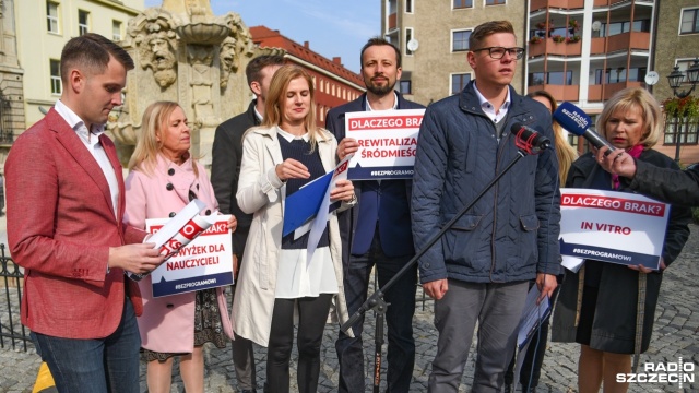 - Zaprezentowany w sobotę program wyborczy szczecińskich Bezpartyjnych jest niepoważny - uważają działacze Koalicji Obywatelskiej. Ich zdaniem jest on mało fajny, nie zawiera żadnych konkretów i dowodzi, że prezydent nie wie, jakie są problemy mieszkańców.