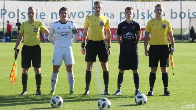 Po trzech golach Kacprów: Kozłowskiego, Smolińskiego i Cichonia i czwartym dołożonym przez Pawła Jachno młodzi piłkarze Pogoni Szczecin pokonali w Centralnej Lidze Juniorów GKS Bełchatów.