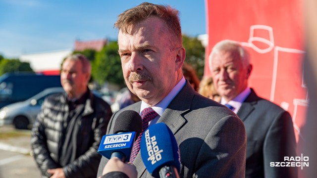 Stanisław Bareja by tego lepiej nie wymyślił - tak szef SLD w Zachodniopomorskiem skomentował w sobotę na konferencji prasowej rozpoczęcie budowy Morskiego Centrum Nauki w Szczecinie.