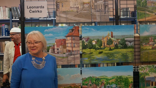 35 prac trojga autorów: Leonardy Ćwirko, Ryszarda Podporskiego i Marcina Przydatka pokazujących stare Podjuchy oglądać można w filii bibliotecznej nr 14 przy ul. Krzemiennej 17.