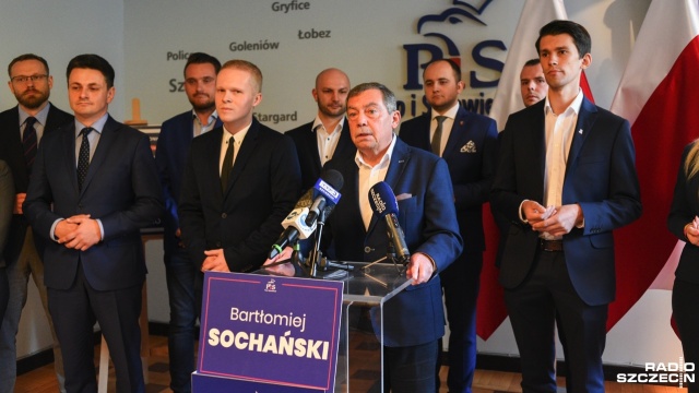 Dobra szkoła, dobra płaca, dostępne mieszkania oraz miejsca w żłobkach i przedszkolach są kluczem do zatrzymania w Szczecinie ludzi młodych. To opinia kandydata na prezydenta Szczecina Bartłomieja Sochańskiego.