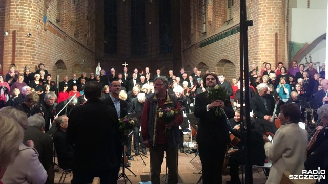 Chór Collegium Maiorum Zachodniopomorskiego Uniwersytetu Technologicznego świętował 100-lecie odzyskania przez Polskę niepodległości oraz swoje 45. urodziny. Uroczysty koncert pod hasłem Muzyczny znak pokoju 1918 odbył się w sobotę wieczorem w kościele św. Jana Ewangelisty w Szczecinie.