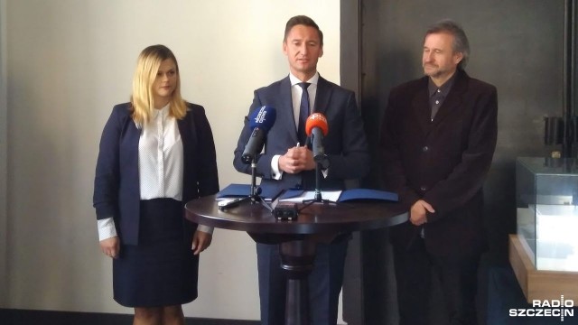 Na początku przyszłego roku rozpocznie się przebudowa Teatru Polskiego w Szczecinie. W piątek marszałek województwa i dyrektor teatru podpisali umowę o dofinansowanie tej inwestycji. To 42 mln złotych z funduszy unijnych.