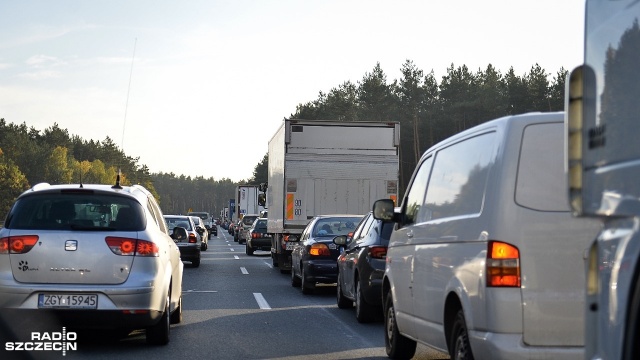 Ponad pięciokilometrowy korek utworzył się na remontowanym fragmencie autostrady A6. Kierowcy stoją na odcinku między Węzłem Kijewo, a Węzłem Rzęśnica.