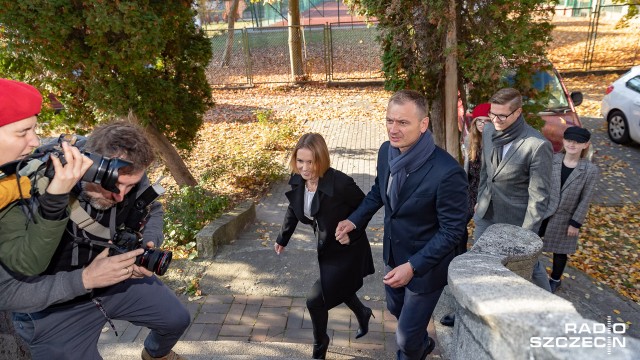 Mam nadzieję, że Szczecin po tych wyborach będzie lepszym miastem niezależnie od ich wyników - mówił Sławomir Nitras, kandydat na prezydenta Szczecina w chwilę po tym, jak zagłosował w komisji wyborczej na Pogodnie.