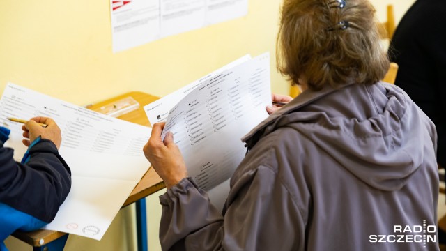 Chcieli coś zmienić, galerie handlowe były zamknięte lub po prostu dlatego, że trzeba. Tak szczecinianie tłumaczą dlaczego poszli do urn i tym samym komentują rekordową frekwencję niedzielnych wyborów samorządowych.