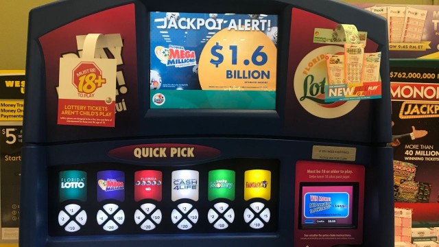 Jeden miliard 600 milionów dolarów jest do wygrania w Stanach Zjednoczonych w loterii Mega Millions. To historyczny rekord w amerykańskich grach liczbowych.