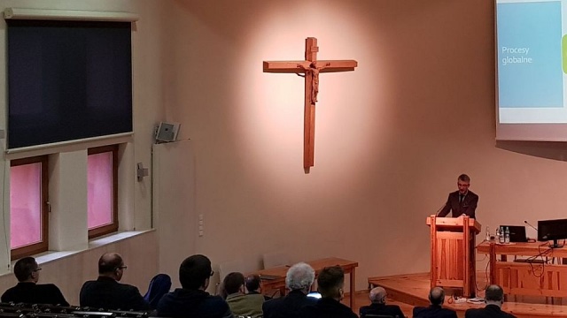 Czy papież Franciszek przyciąga młodych do Kościoła i na ile katolickie wspólnoty studenckie mogą być miejscem uczenia się wiary M.in. o tym mówili uczestnicy konferencji Młodzież wobec problemu wiary i wyboru powołania na Wydziale Teologicznym Uniwersytetu Szczecińskiego.