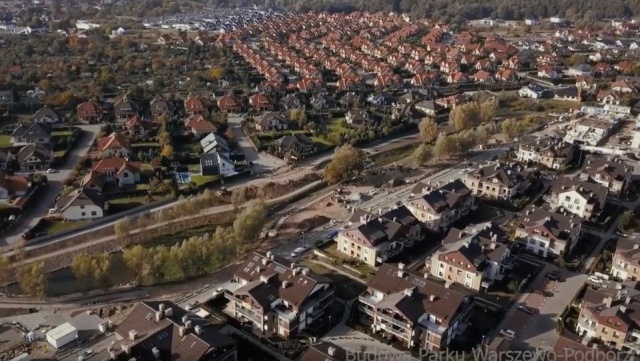 Trwają prace przy budowie Parku Warszewo-Podbórz w Szczecinie. Większość prac ziemnych już wykonano, wytyczono alejki spacerowe.
