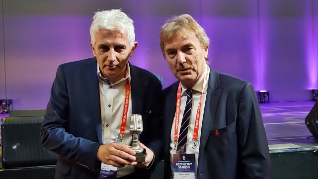 Dziennikarz Radia Szczecin Adam Wosik odebrał nagrodę dla najlepszego spikera w piłkarskiej Ekstraklasie. Został nim wybrany po raz drugi z rzędu.