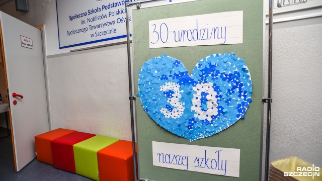 Na co dzień łączą technologię z nauczaniem dzieci, a z okazji urodzin szkoły swoje metody pokazują innym. 30-lecie obchodzi w ten weekend Społeczna Szkoła Podstawowa nr 1 w Szczecinie.