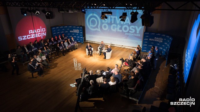 Piotr Krzystek i Bartłomiej Sochański walczyli o głosy w Radiu Szczecin. W studiu S-1 odbyła się debata kandydatów na prezydenta miasta.