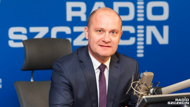 Potrzeba przynajmniej kilku lat na rozwiązanie wstydliwego problemu braku toalet w wielu mieszkaniach komunalnych w śródmieściu Szczecina - mówił w Rozmowach pod krawatem Piotr Krzystek.