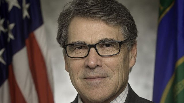 Amerykański sekretarz ds. energii Rick Perry wraz z przedstawicielami polskiego rządu i dyplomacji Stanów Zjednoczonych odwiedzi w piątek terminal gazu skroplonego im. prezydenta Lecha Kaczyńskiego w Świnoujściu.