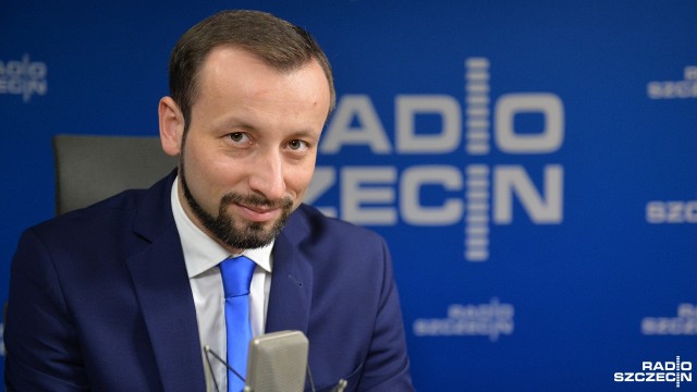 Negocjacje koalicyjne się toczą, ale sekretarz szczecińskiej.Nowoczesnej nie bierze w nich udziału i jest informowany o ich przebiegu - przyznał w Rozmowie pod Krawatem Przemysław Słowik.