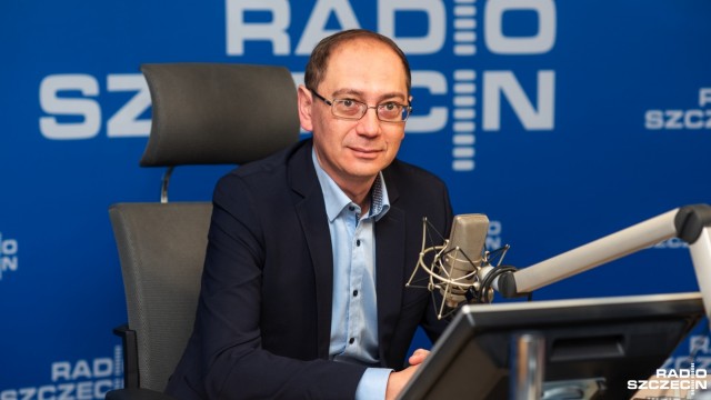 Za wyleniałe ryje pretensji do partyjnego kolegi nie ma i przekonuje, że rozmowa o rozbudowie Galaxy między biznesmenem a szefem szczecińskiej PO nie miała znaczenia - tak mówił w środę w Rozmowach pod krawatem radny PO Łukasz Tyszler.