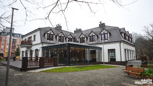 Jeden z najpiękniejszych zakątków Szczecina zyskał hotel i restaurację. W piątek uroczyście zainaugurowała działalność Rusałka, położona nad brzegiem jeziorka o tej samej nazwie w Parku Kasprowicza.