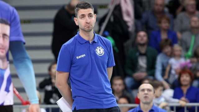 Klęska siatkarzy Stoczni w meczu z GKS-em Katowice w rozgrywkach o mistrzostwo Polski. Szczecinianie przegrali w sobotę w Szopienicach z popularną Gieksą 1:3.