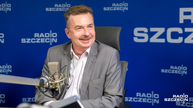 Nazywał kolację PO-PSL kłamcami, wzywał do dymisji za aferę melioracyjną i katastrofę na zamku. W Przeplatance samorządowej Radia Szczecin Dariusz Wieczorek, szef SLD w Szczecinie powiedział, że koalicja z PO-PSL w sejmiku to wielki sukces Sojuszu.