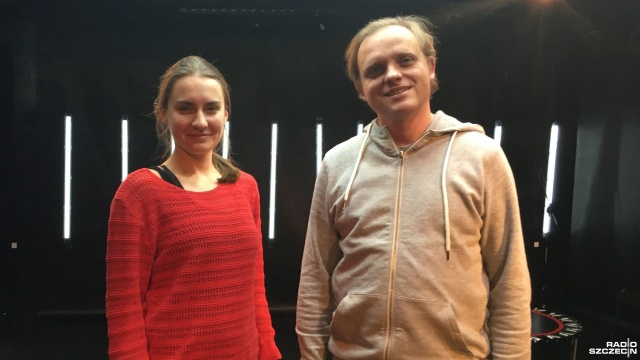 Kiedy w Pakistanie zaczęli rządzić talibowie, to zabronili edukacji dziewczynek. Nie zgadzała się z tym wtedy 13-latka Malala Yousafzai i postanowiła walczyć o możliwość chodzenia do szkoły dziewczynek. Jenak cena jaką za tę walkę zapłaciła była ogromna.