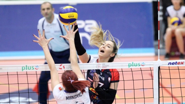 Chemik Police doznał pierwszej ligowej porażki. Mistrzynie Polski przegrały w niedzielę wieczorem z zespołem Grot Budowlani Łódź 2:3 w 8. kolejce rozgrywek.
