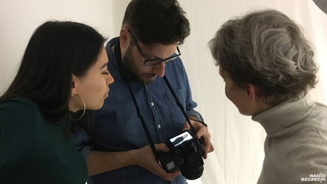 Od kilku miesięcy znany fotograf Wojciech Grzędziński jeździ po Polsce z aparatem fotograficznym i przygotowuje wielki portret Twarze Polaków.