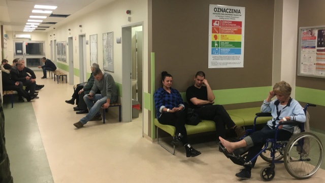 Pacjenci po kilka godzin czekający na przyjęcie przez lekarza lub diagnozę. Tak jest na Szpitalnym Oddziale Ratunkowym w Zdunowie.
