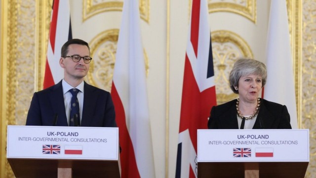 Theresa May zapowiedziała, że Wielka Brytania chce bronić praw obywateli - w tym Polaków - w przypadku brexitu bez porozumienia z Unią Europejską.