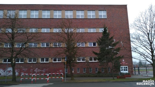 Kołobrzescy radni zdecydowali o przyszłości budynku po wygaszanym Gimnazjum nr 2. Jest to jedyna szkoła w mieście, która na skutek reformy edukacji nie zostanie przekształcona w podstawówkę, a z końcem roku przestanie istnieć.