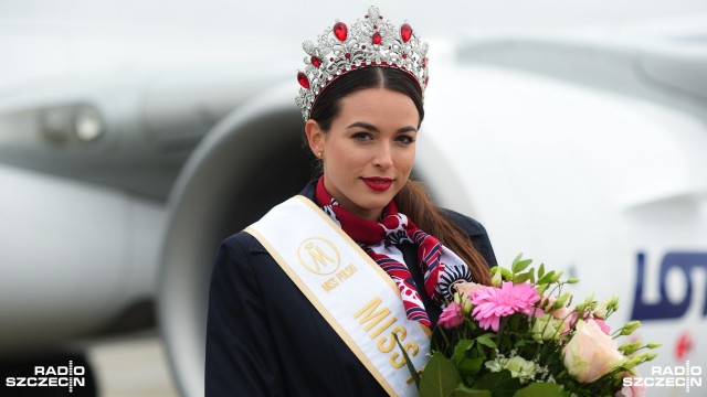Miss Polski wylądowała w piątek po południu na lotnisku w Goleniowie. Jednak nie jako pasażer, a stewardessa, bo Olga Buława na co dzień pracuje w Polskich Liniach Lotniczych LOT.
