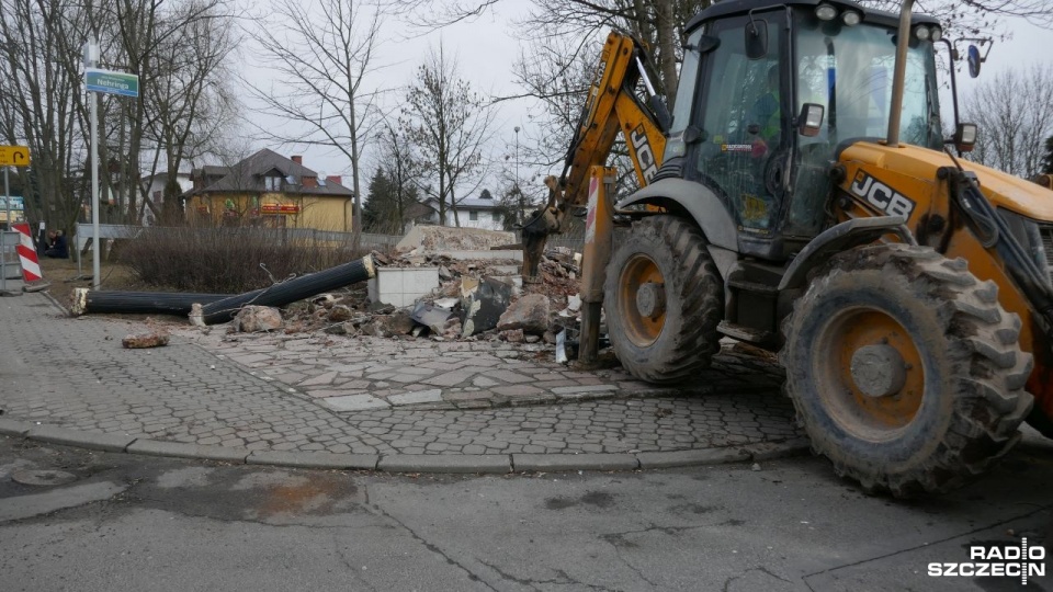 Rozbiórka radzieckiego pomnika przy ulicy Nehringa w Szczecinie. Fot. Maciej Papke [Radio Szczecin]