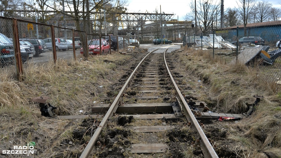 Ostatni etap remontu ponad 4-kilometrowego odcinka z dworca Szczecin-Niebuszewo rozpoczął się latem ubiegłego roku i kosztował prawie milion złotych. Fot. Łukasz Szełemej [Radio Szczecin]