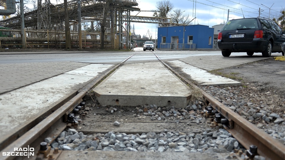 Ostatni etap remontu ponad 4-kilometrowego odcinka z dworca Szczecin-Niebuszewo rozpoczął się latem ubiegłego roku i kosztował prawie milion złotych. Fot. Łukasz Szełemej [Radio Szczecin]