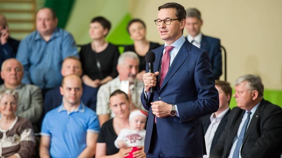 Premier przypomniał, że w ciągu ostatniego 2,5 roku rząd podniósł rentę socjalną o 50 procent. Fot. W. Kompała / KPRM