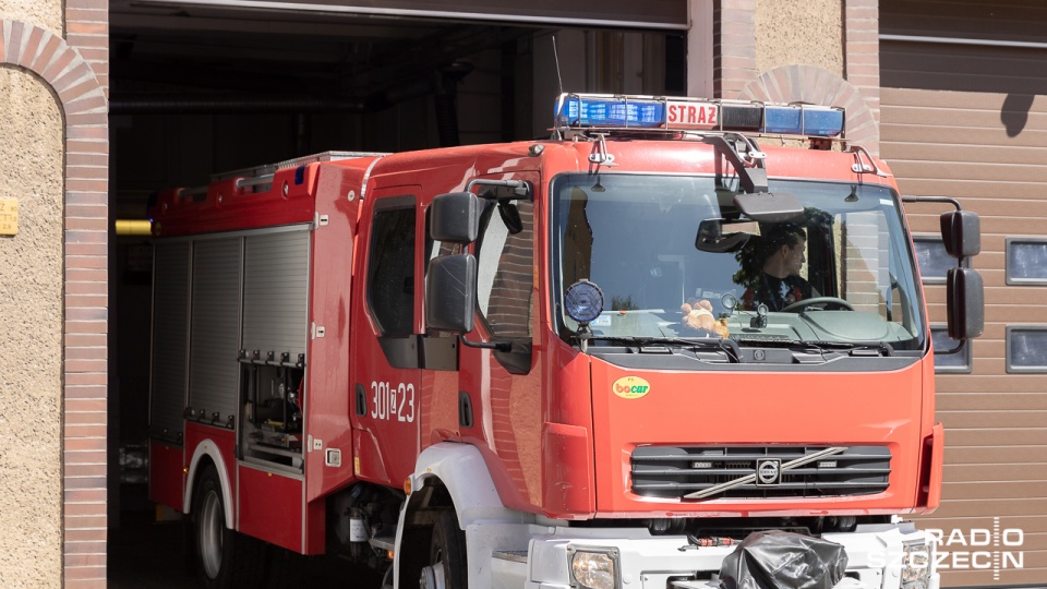 Część strażaków otrzyma odznaczenia państwowe, inni zostaną awansowani na oficerów. Fot. Robert Stachnik [Radio Szczecin]