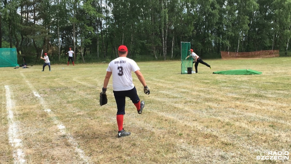 Mecz baseballowy rozgrywany jest w sobotę w podszczecińskim Lubieszynie. Fot. Tobiasz Madejski [Radio Szczecin]