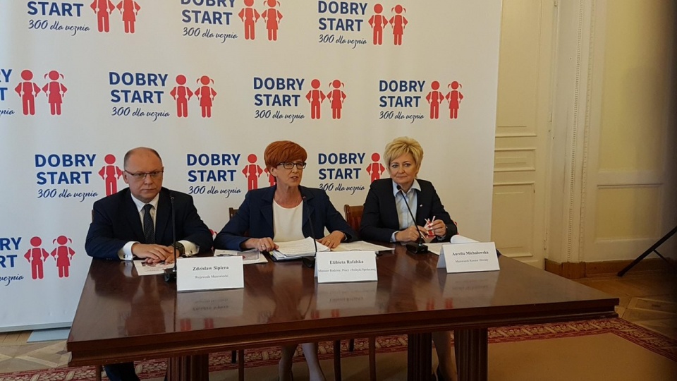 Konferencja ws. programu "Dobry start" z udziałem m.in. minister Elżbiety Rafalskiej. Źródło fot.: www.twitter.com/mrpips_gov_pl