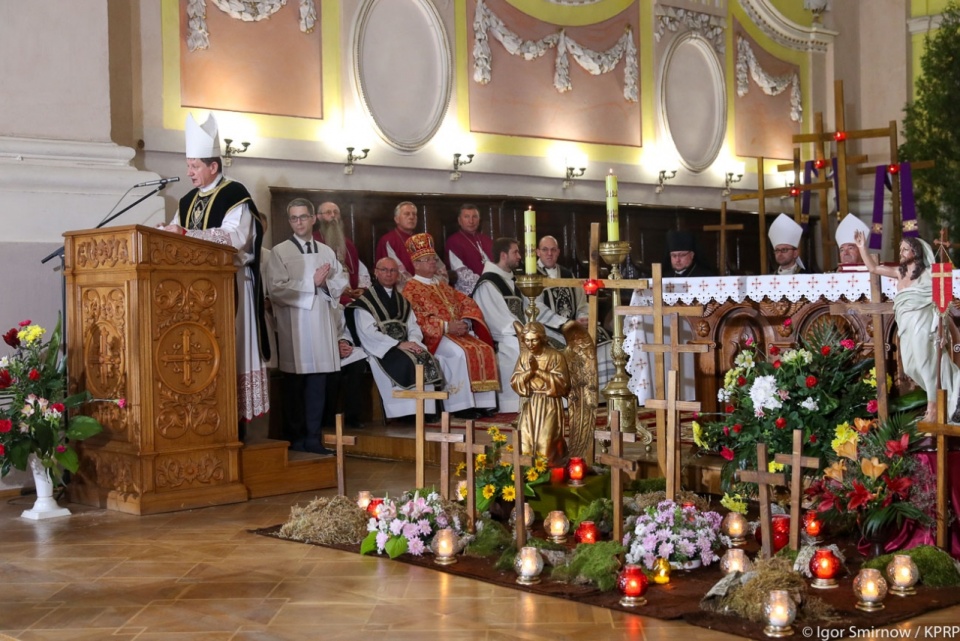 Prezydent Andrzej Duda wziął udział w nabożeństwie w intencji ofiar zbrodni wołyńskiej. Fot. Igor Smirnow/KPRP, źródło: www.prezydent.pl