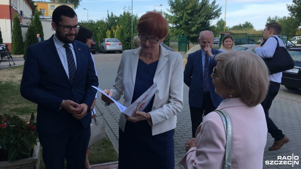 Minister rodziny, pracy i polityki społecznej Elżbieta Rafalska powiedziała, że konsultacje dotyczące budowy systemu wsparcia osób niepełnosprawnych i ich rodzin mają na celu określenie celów i priorytetów przedsięwzięcia. Fot. Kamil Nieradka [Radio Szcze