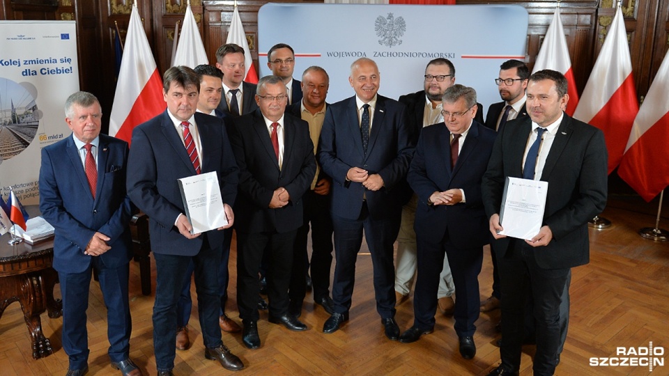 Minister spraw wewnętrznych i administracji Joachim Brudziński powiedział, że inwestycja ta będzie służyć nie tylko mieszkańcom Szczecina, ale i całego regionu. Fot. Łukasz Szełemej [Radio Szczecin]