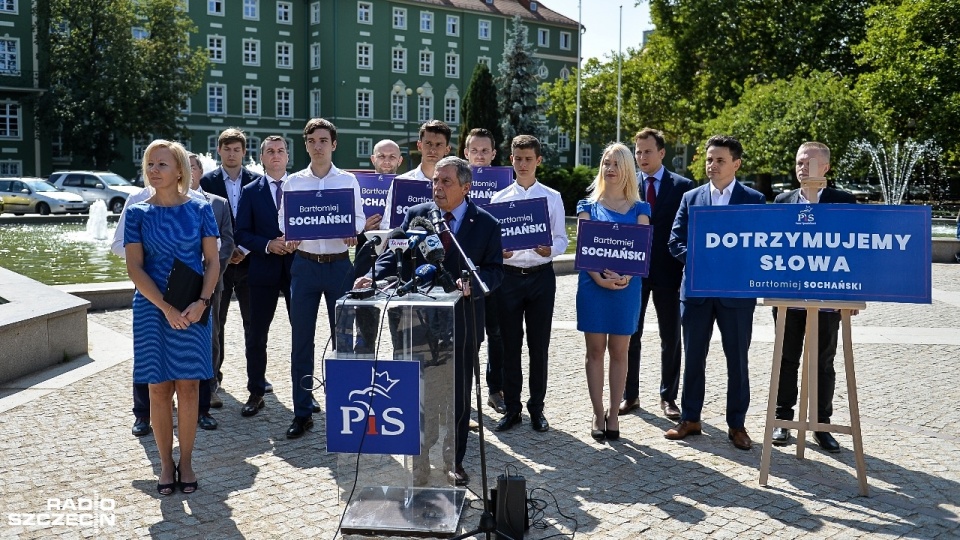 Sochański zapowiedział, że co tydzień na konferencjach prasowych i na spotkaniach z mieszkańcami będzie prezentował szczegółowe punkty swojego programu. Fot. Łukasz Szełemej [Radio Szczecin]