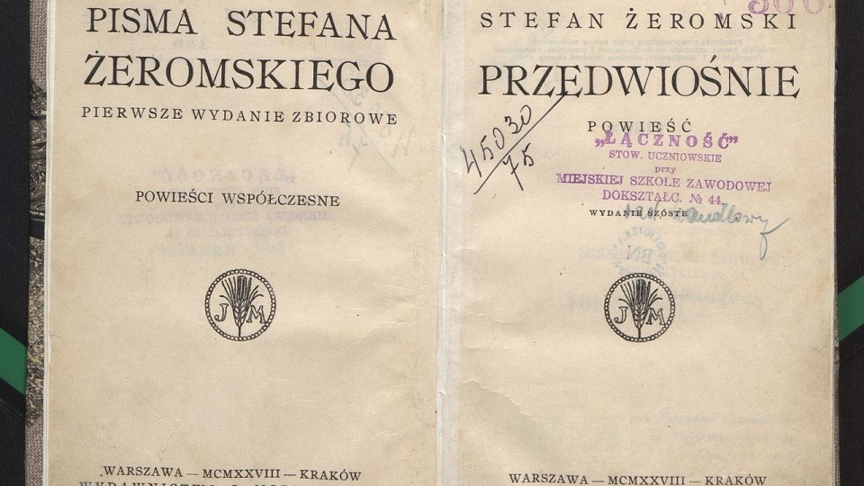 źródło: https://pl.wikipedia.org/wiki/Przedwio%C5%9Bnie_(powie%C5%9B%C4%87)