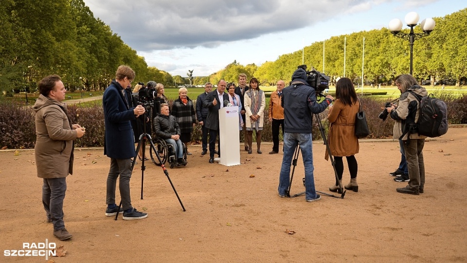 Konferencja Bezpartyjnych Piotra Krzystka. Fot. Łukasz Szełemej [Radio Szczecin]