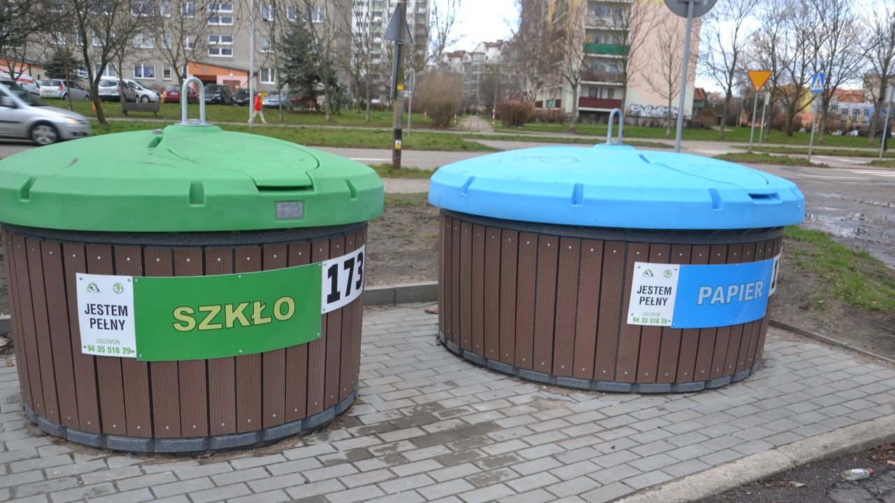 Są już w Kołobrzegu i Szczecinku, wkrótce mają być też w Szczecinie. Chodzi o podziemne pojemniki na śmieci.